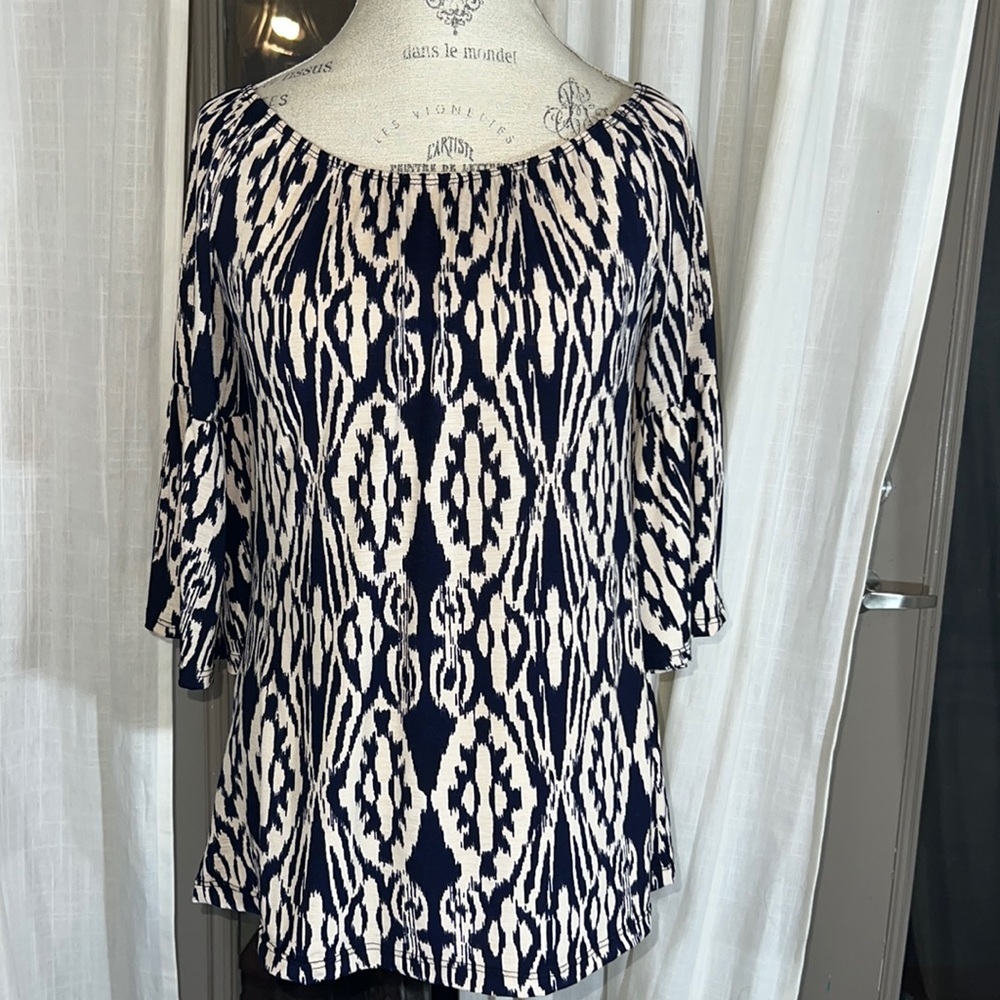Vall navy cream off white pattern women’s blouse shirt. Size small​ - Picture 2 of 12